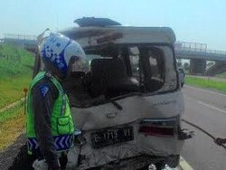 Luxio Pecah Ban, Satu Orang Tewas di Tol Cipali