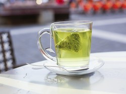 Jangan Berlebihan, Minum Teh Hijau Idealnya Hanya Sebanyak Ini