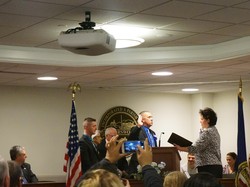 Pembacaan Ikrar Setia Pelantikan Wali Kota Somersworth AS Gunakan Bahasa Indonesia