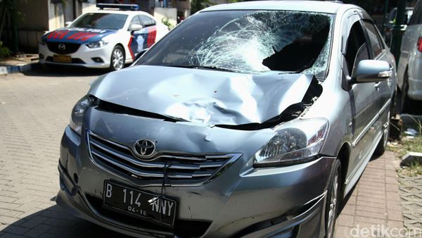 Vios Tabrak 2 Orang Hingga Tewas di Kelapa Gading
