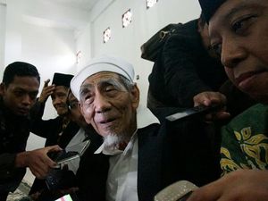 Mbah Moen Wafat di Usia 90, Ini Pesan Dokter untuk Jemaah Usia Lanjut Mbah Moen Wafat di Usia 90, Ini Pesan Dokter untuk Jemaah Usia Lanjut