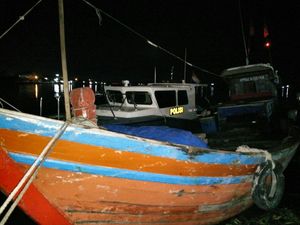 Tak Dilengkapi Izin Berlayar, Kapal Pembawa WNA Tujuan Malaysia Diamankan