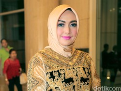 Rindu untuk Kembali, Perasaan Eddies Adelia saat Umrah