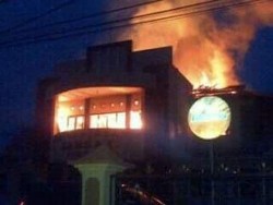 Lantai 2 Gedung Samsat Kabupaten Cirebon Terbakar