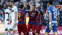 Di menit 83, Neymar akhirnya bisa mencatatkan namanya di papan skor. Albert Gea/Reuters/detikFoto.