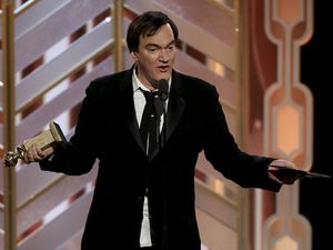 Quentin Tarantino Raih Piala Skenario Terbaik di Golden Globe 2020 Quentin Tarantino Raih Piala Skenario Terbaik di Golden Globe 2020