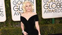 Penampilan Glamor Lady Gaga di Golden Globe 2016