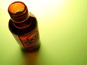 Cekcok dengan Suami, Wanita di Denpasar Tenggak Obat Nyamuk Cair Cekcok dengan Suami, Wanita di Denpasar Tenggak Obat Nyamuk Cair