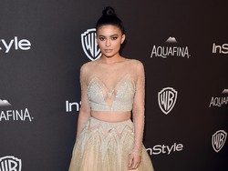 Ini Alasan Kylie Jenner Tak Operasi Payudara dan Hidung