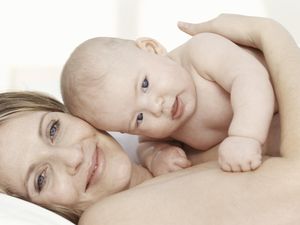 Ibu dan Bayi Skin to skin Sejam, Peluang Sukses ASI Eksklusif Meningkat Ibu dan Bayi Skin to skin Sejam, Peluang Sukses ASI Eksklusif Meningkat