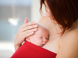 Ketika Ibu Dinyinyiri karena Bekerja ataupun Resign Setelah Punya Anak