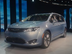 MPV Anyar Chrysler Pacifica