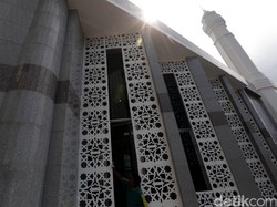 Melihat Lebih Dekat Masjid Fatahillah di Balai Kota yang Dibangun Ahok
