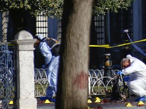 Pengebom Diidentifikasi dari Potongan Tubuh di Lokasi Ledakan Istanbul Pengebom Diidentifikasi dari Potongan Tubuh di Lokasi Ledakan Istanbul