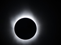 Langka! 1 Abad Indonesia Merdeka, Hanya Ada 9 Gerhana Matahari Total