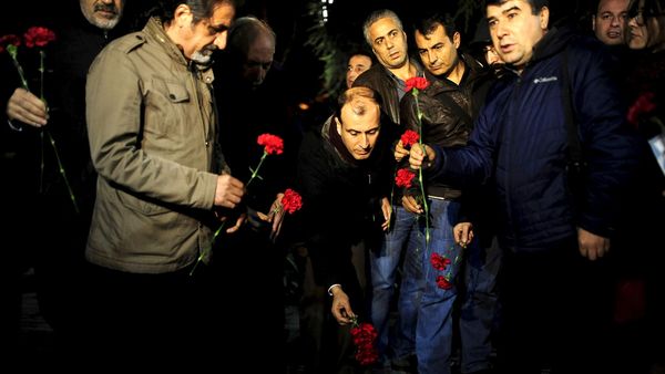 Bunga untuk Korban Ledakan di Istanbul