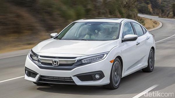 Honda Civic Jadi Mobil Terbaik