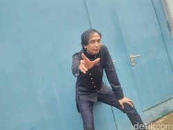 Musisi Indonesia juga Lelang Alat Musik