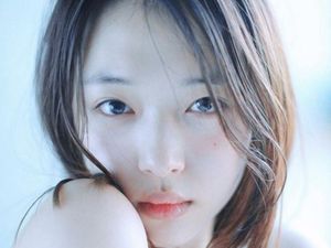 Sulli eks f(x) Juga Pernah Pose Seksi Berkonsep Lolita