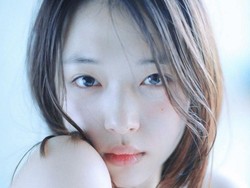 Sulli eks f(x) Juga Pernah Pose Seksi Berkonsep Lolita