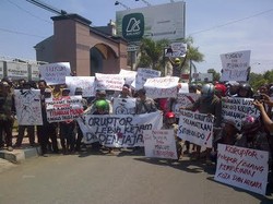 Kantor Kejari Situbondo Didemo Dituding Lamban Tangani Korupsi