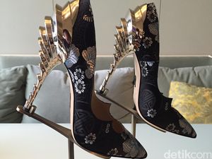 Ketika Cheongsam Hadir di Sepasang Stiletto