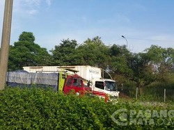 Kecelakaan Truk di Tol JORR KM 32, Lalin Arah Cikunir Padat