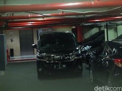 Ini Penampakan Mobil Alphard Hitam yang Diamankan KPK