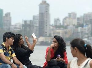 Polisi di Mumbai Tetapkan 15 Tempat Berbahaya untuk Selfie