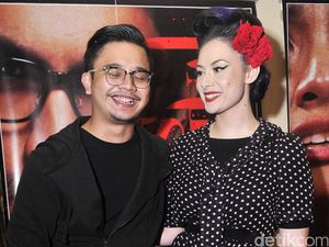 Punya Pacar Baru, Derby Romero Superhappy!