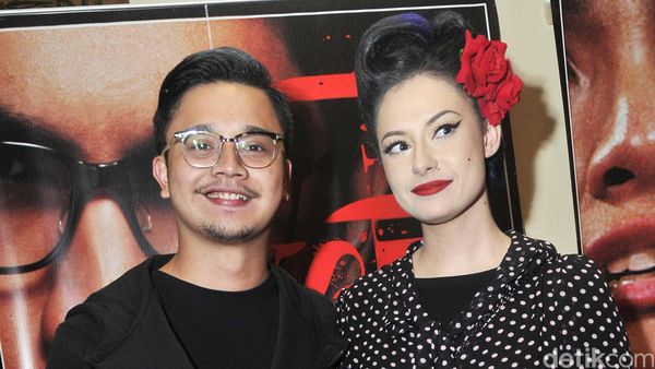 Ehm... Derby Romero Gandeng Siapa Tuh?