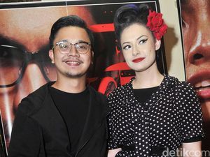 Derby Romero dan Gandengan Barunya