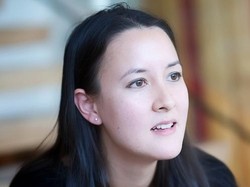 Penyair Sarah Howe Raih Penghargaan TS Eliot