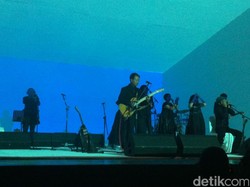 Konser Sinestesia Dimensi Idealis dari Efek Rumah Kaca (Segmen 2)