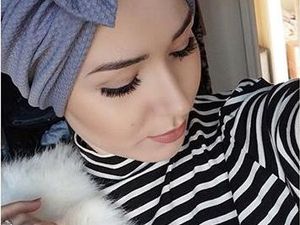 Hijabers Perlu Perhatikan 4 Hal Ini Saat Pakai Kaos Turtleneck