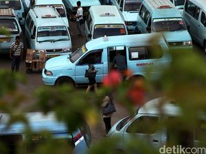 Angkot di Ibukota Akan Dibatasi