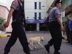 Pasca Bom di Jakarta, Polisi Perketat Pengamanan Pusat Perbelanjaan di Surabaya