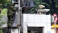 Benda Mencurigakan di Atap Pospol Sarinah Diamankan