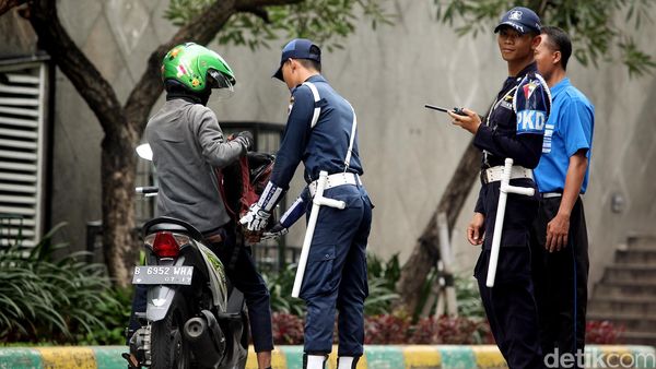 Pengamanan Gedung dan Mal Diperketat