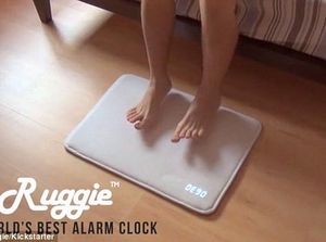 Sering Kesiangan Bangun Pagi? Coba Alarm Bentuk Keset Ini