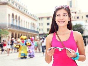 Kunjungan Wisman Lewat Jalur Darat & Laut di Maret 2020 Turun Drastis