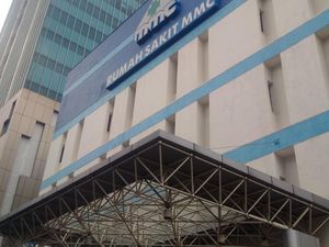 2 Pengunjung Starbucks Korban Ledakan Thamrin Dilarikan ke RS MMC