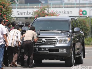 Situasi di Thamrin Mulai Kondusif, Warga Dekati TKP Ledakan
