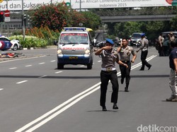 Dua Mobil Evakuasi Korban, Polisi Jaga Ketat Lokasi Ledakan Thamrin