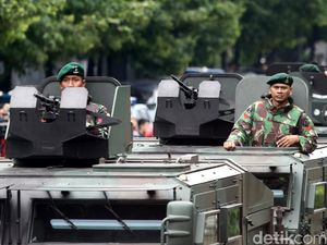 TNI Kerahkan Panser ke Thamrin