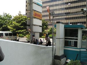 Setelah Ledakan di Pospol Thamrin, Ada Baku Tembak di Dalam Starbucks