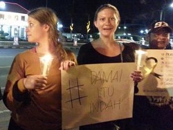 Aksi Damai Kutuk Teroris di Surabaya Diikuti Warga Asing