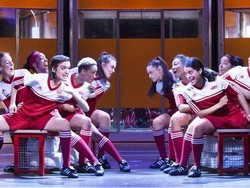 Drama Musikal Bend It Like Beckham Raih Penghargaan