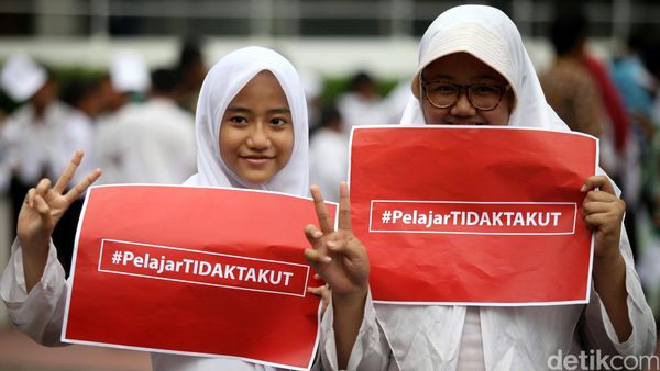 Aksi Pelajar Tidak Takut Teroris