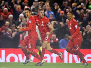 Ronaldinho: Firmino Sekelas dengan Oezil dan Iniesta